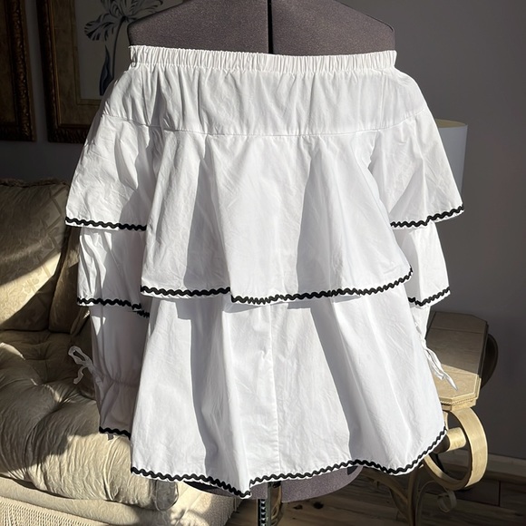 Absolutely adorable layered top - Picture 6 of 8